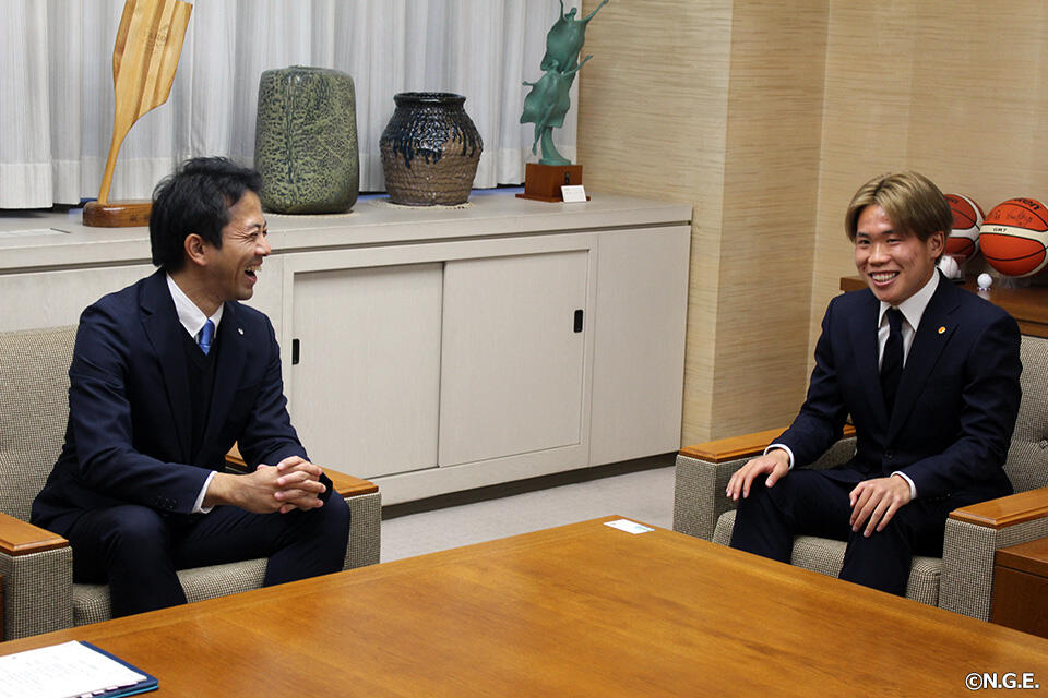 鈴木陽人選手｜東郷町役場・石橋町長へ表敬訪問の模様｜ニュース