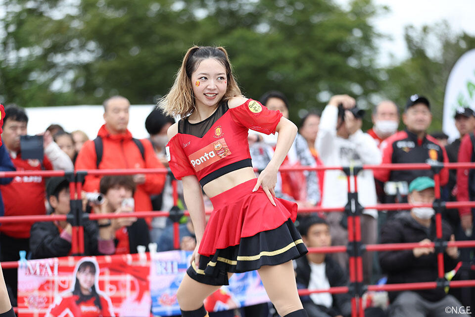 アメフトシャツの通販 日本未発売Champion 97 XLクリームアメフト薔薇